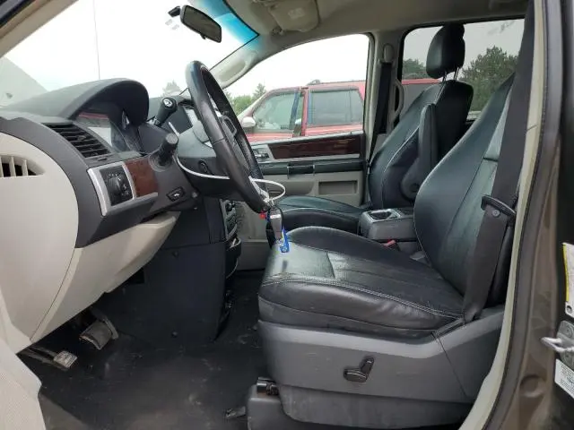 2010 CHRYSLER TOWN & COUNTRY TOURING PLUS  