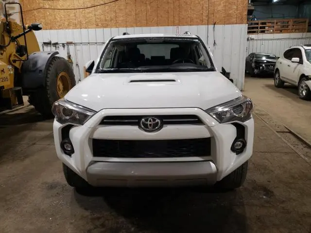2023 TOYOTA 4RUNNER SE  