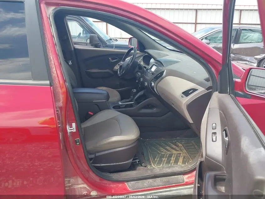 2015 HYUNDAI TUCSON SE