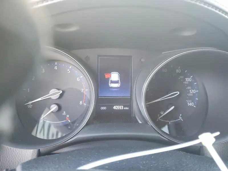 2021 TOYOTA C-HR XLE  