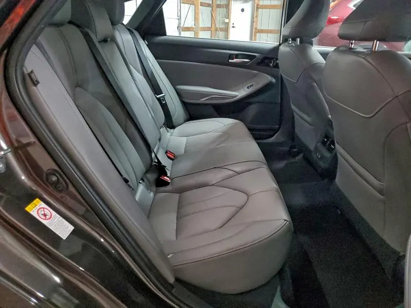 2019 TOYOTA AVALON XLE  