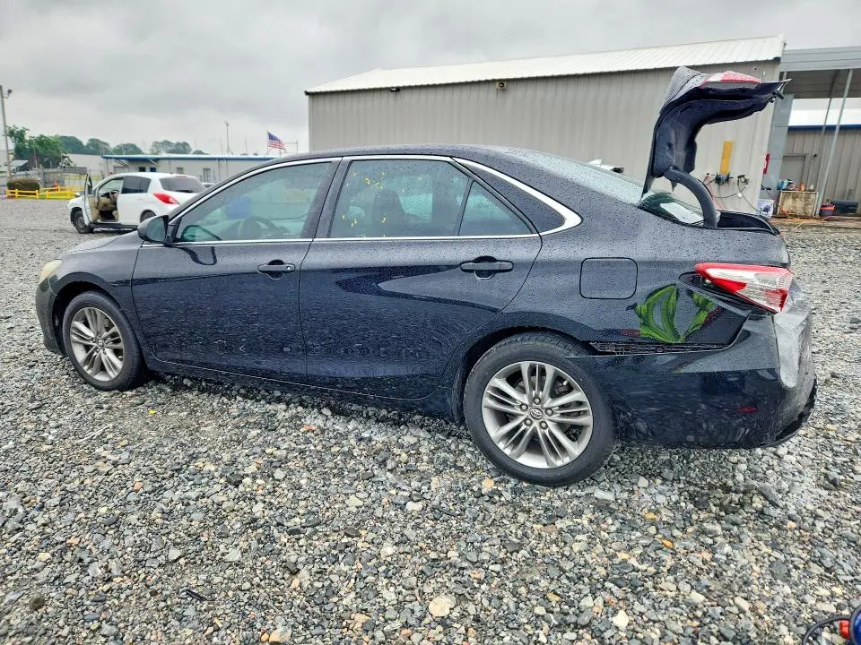 2017 TOYOTA CAMRY SE  