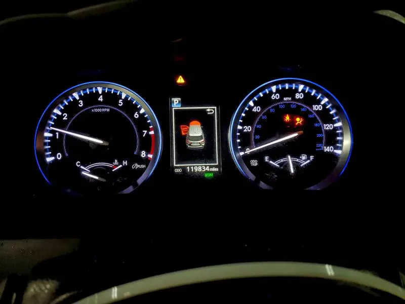 2017 TOYOTA HIGHLANDER SE  