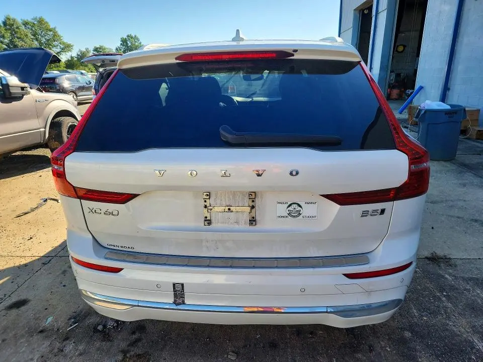 2022 VOLVO XC60 B5 INSCRIPTION  