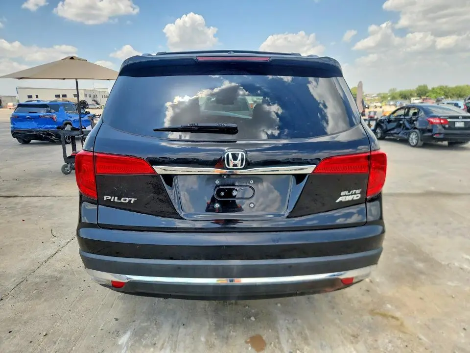 2017 HONDA PILOT ELITE  
