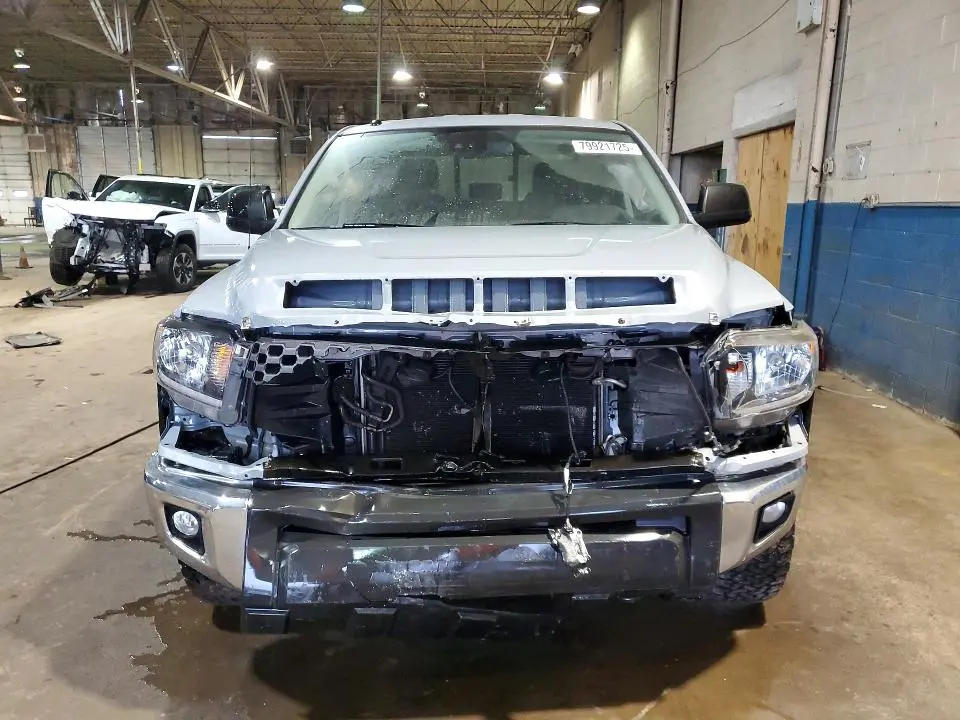 2018 TOYOTA TUNDRA SR5  