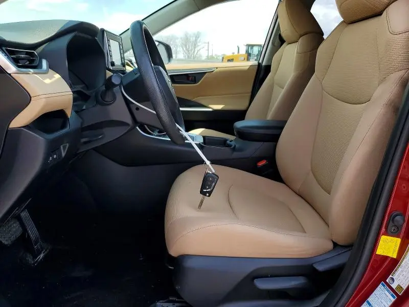 2019 TOYOTA RAV4 LE  