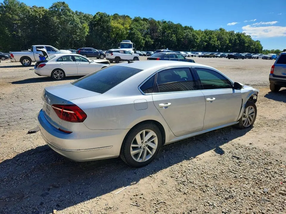 2018 VOLKSWAGEN PASSAT SE  