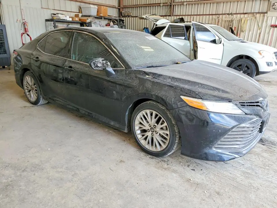 2018 TOYOTA CAMRY XLE  
