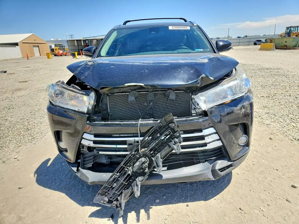 2018 TOYOTA HIGHLANDER XLE  