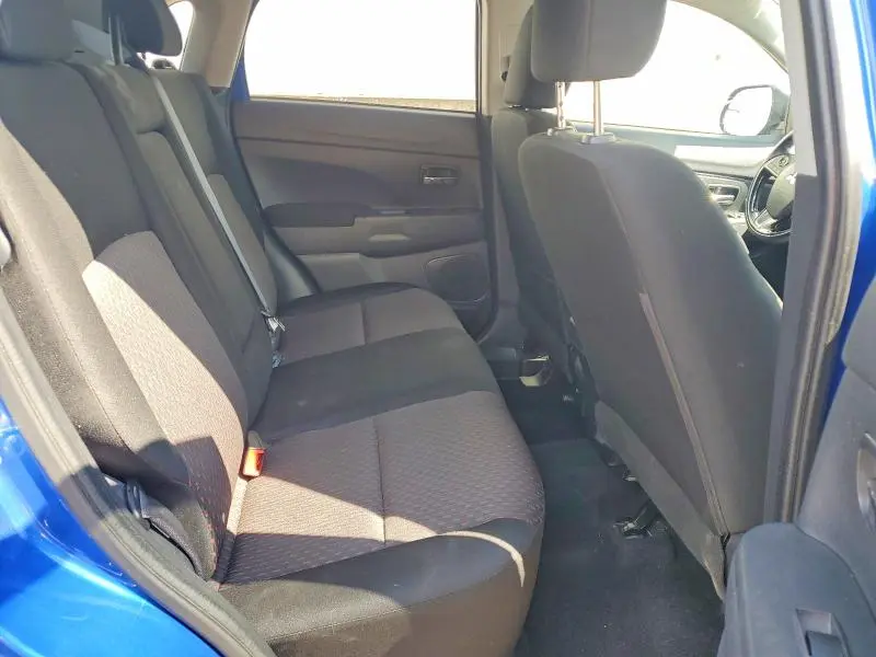 2019 MITSUBISHI RVR SE  