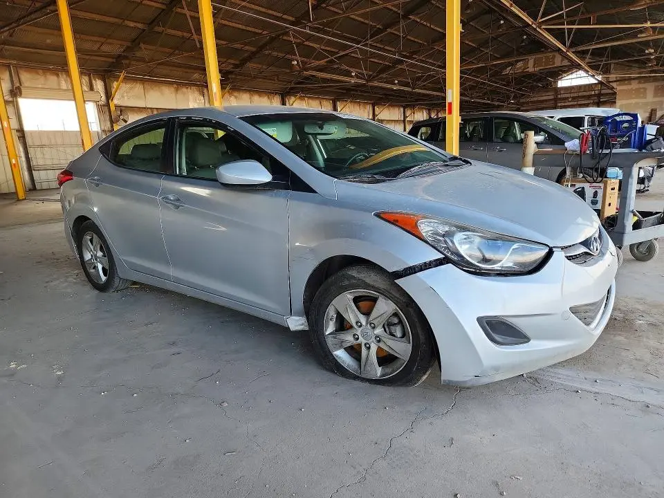 2013 HYUNDAI ELANTRA   