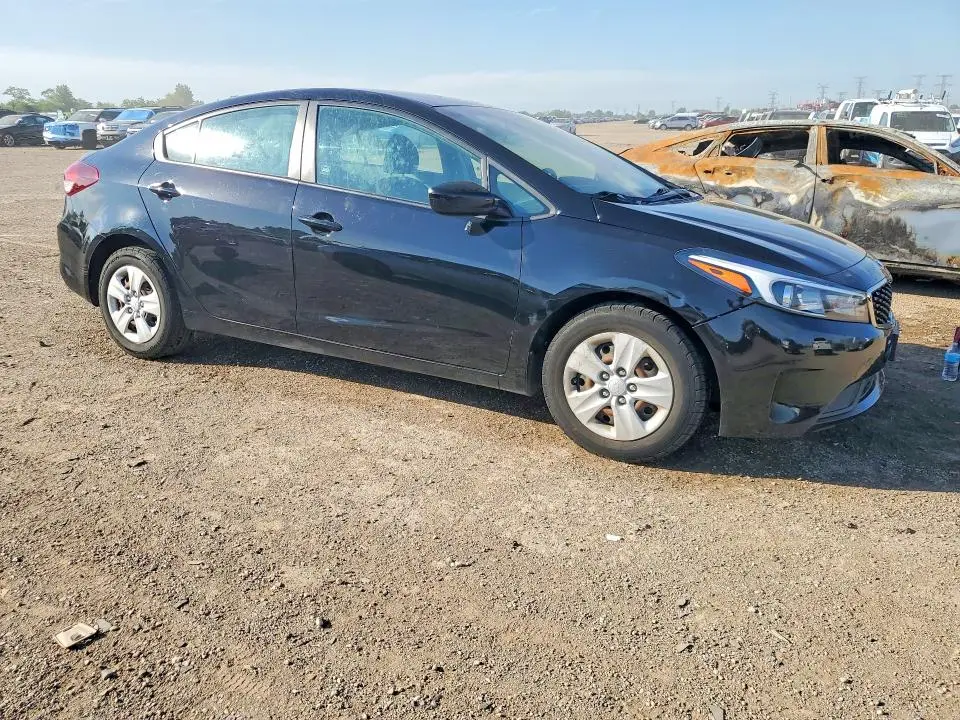 2017 KIA FORTE LX  