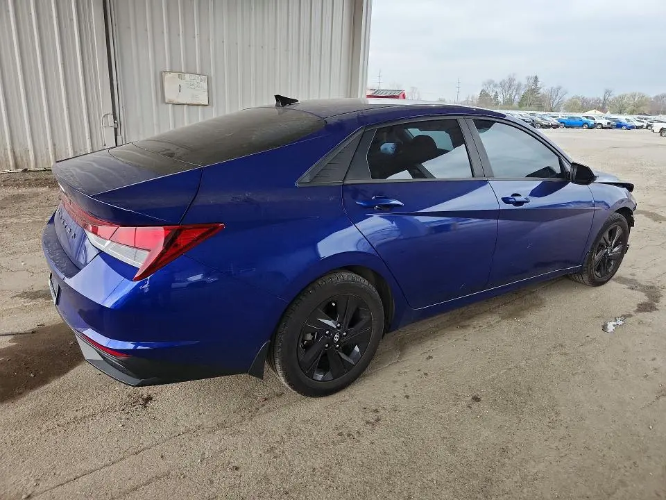 2022 HYUNDAI ELANTRA SEL  