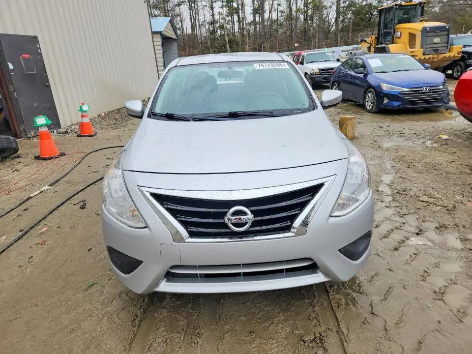 2018 NISSAN VERSA SV  