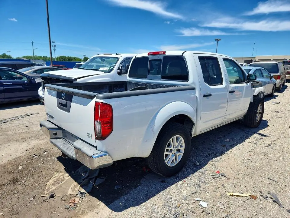 2016 NISSAN FRONTIER SV  