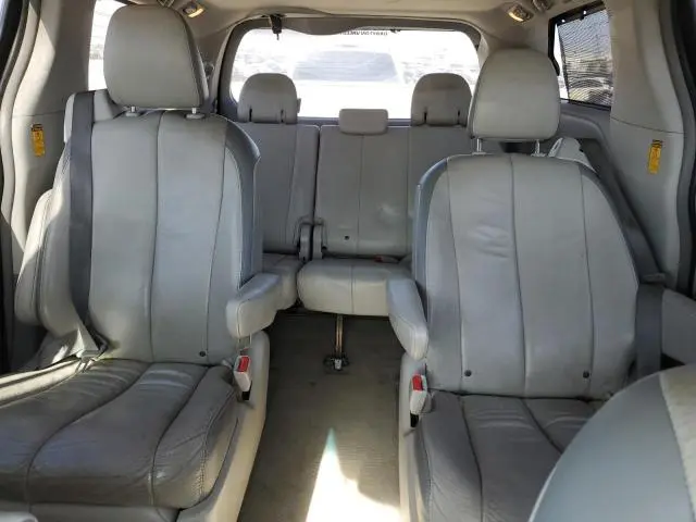 2014 TOYOTA SIENNA XLE  