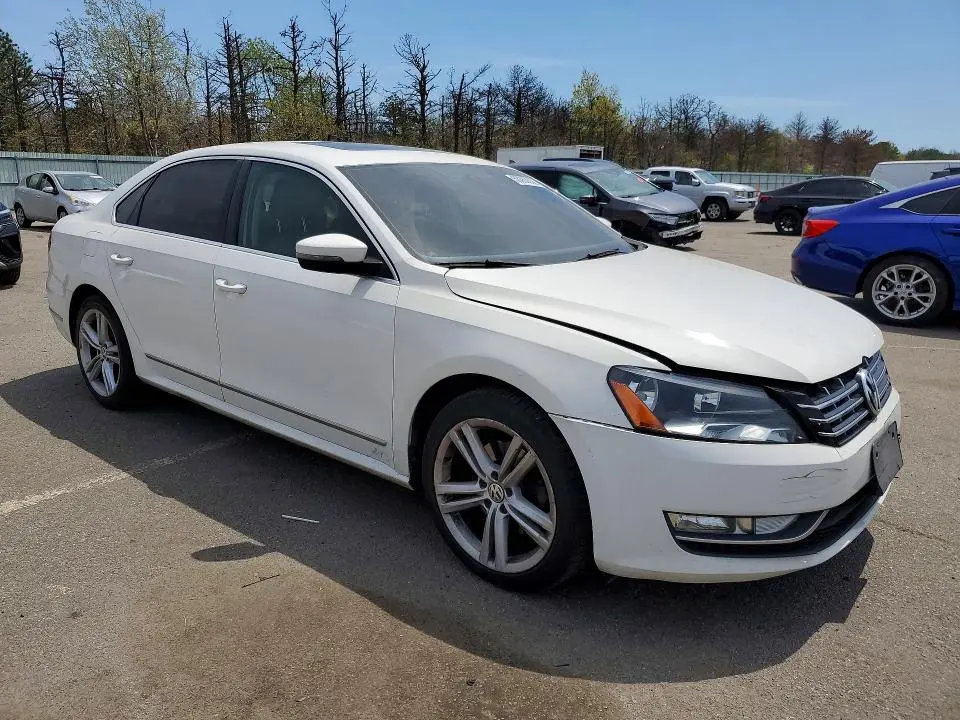 2013 VOLKSWAGEN PASSAT SEL  