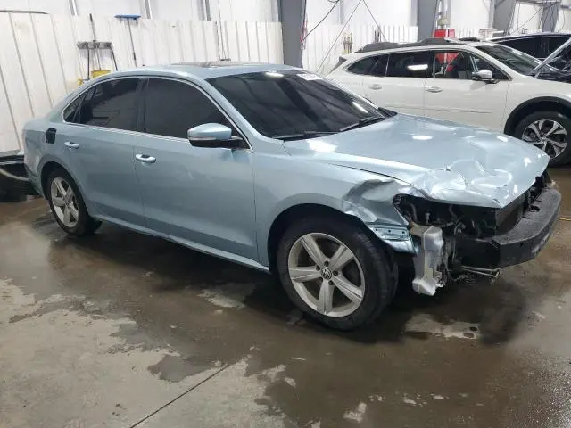 2013 VOLKSWAGEN PASSAT SE  
