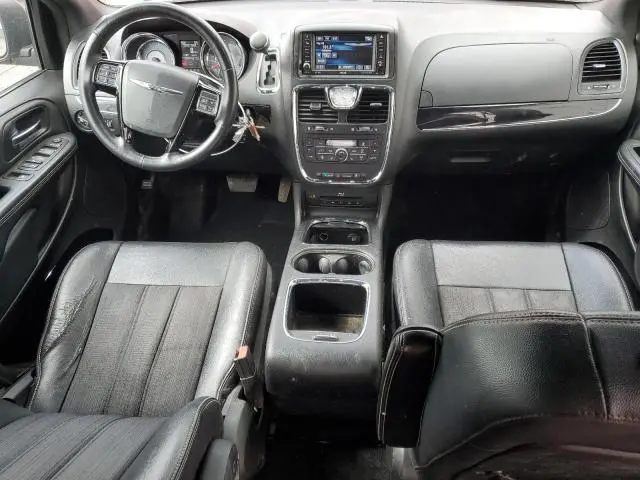 2016 CHRYSLER TOWN & COUNTRY S  