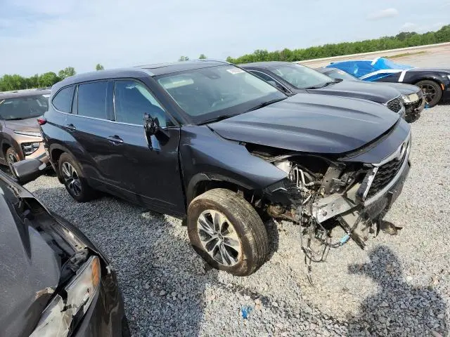 2020 TOYOTA HIGHLANDER XLE  