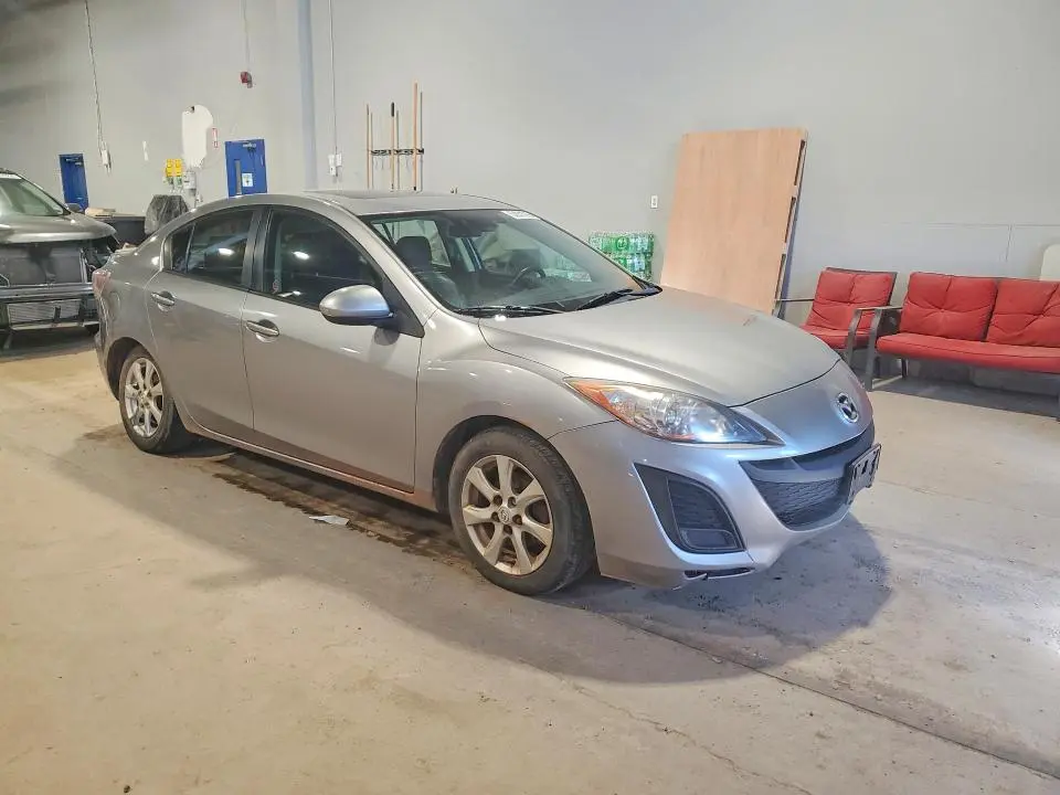 2011 MAZDA 3 I  