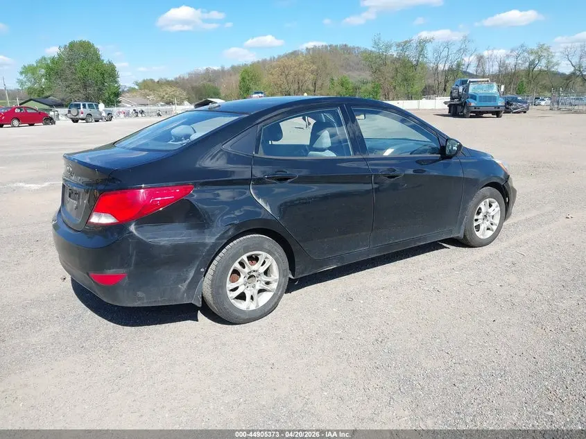 2015 HYUNDAI ACCENT GLS