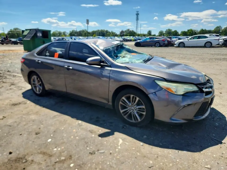 2017 TOYOTA CAMRY SE  