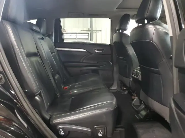 2016 TOYOTA HIGHLANDER XLE  