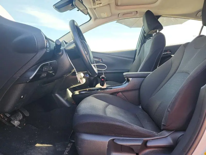2017 TOYOTA PRIUS THREE  