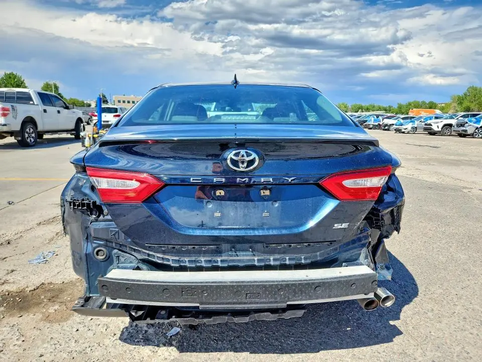 2020 TOYOTA CAMRY SE  