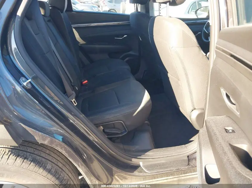 2023 HYUNDAI TUCSON SE