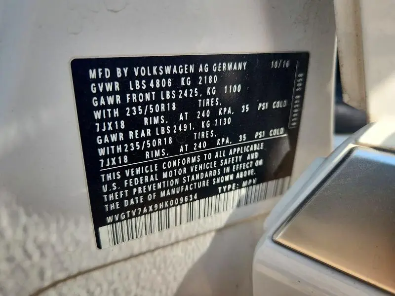 2017 VOLKSWAGEN TIGUAN SPORT  