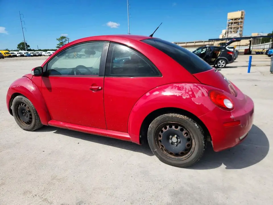 2010 VOLKSWAGEN NEW BEETLE   