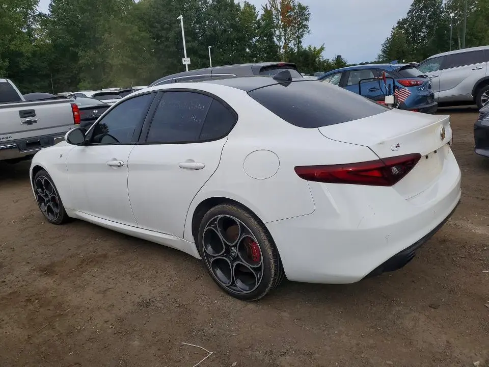 2022 ALFA ROMEO GIULIA SUPER  
