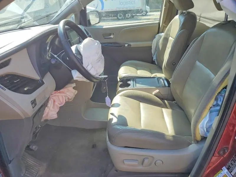 2020 TOYOTA SIENNA XLE 8-PASSENGER  