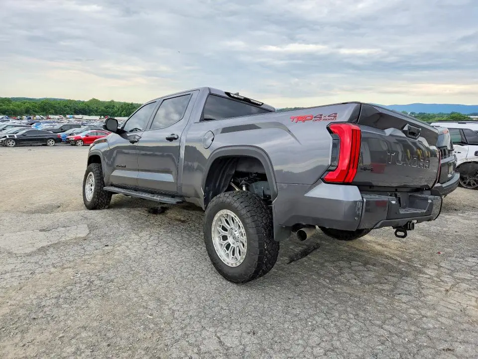 2024 TOYOTA TUNDRA CREWMAX SR5  