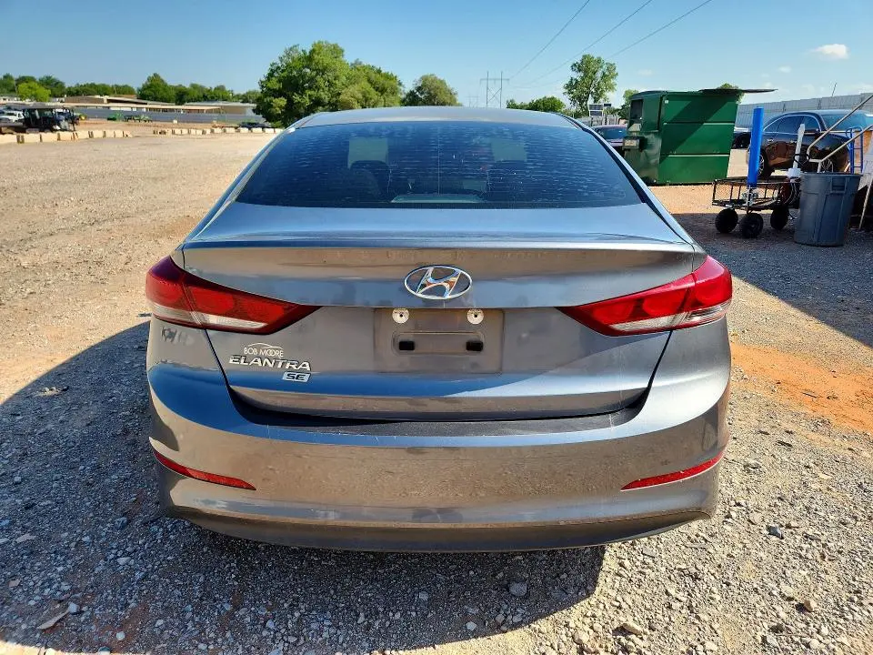 2018 HYUNDAI ELANTRA SE  