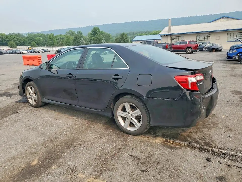 2014 TOYOTA CAMRY SE  
