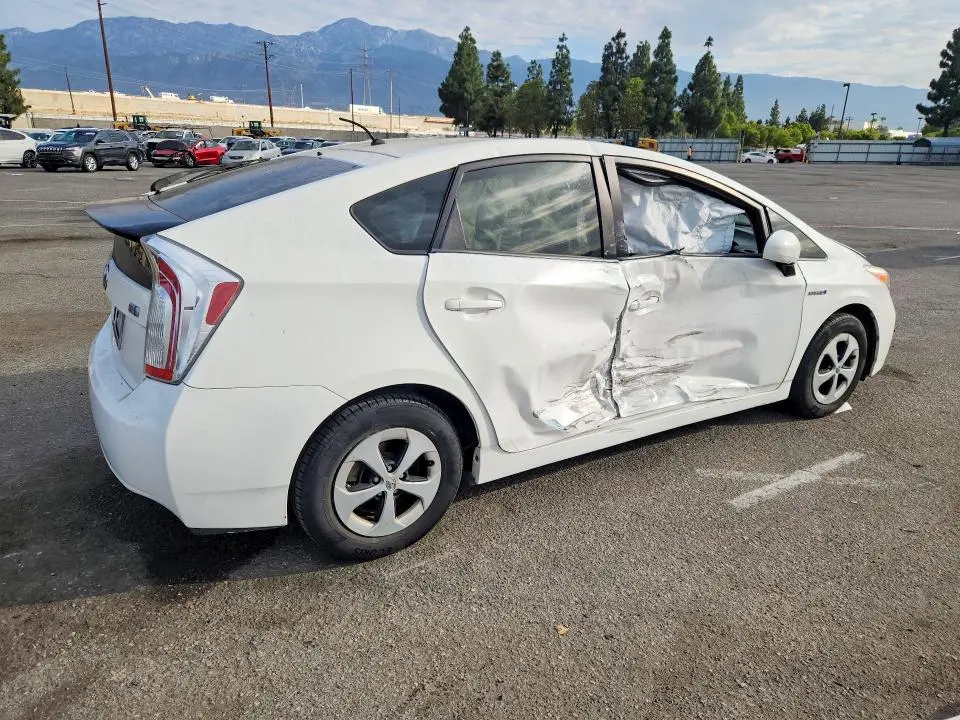 2014 TOYOTA PRIUS TWO  