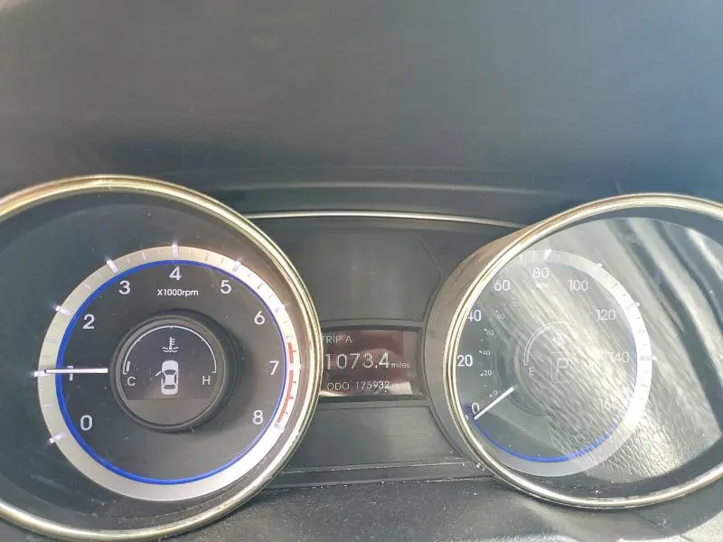 2011 HYUNDAI SONATA GLS  