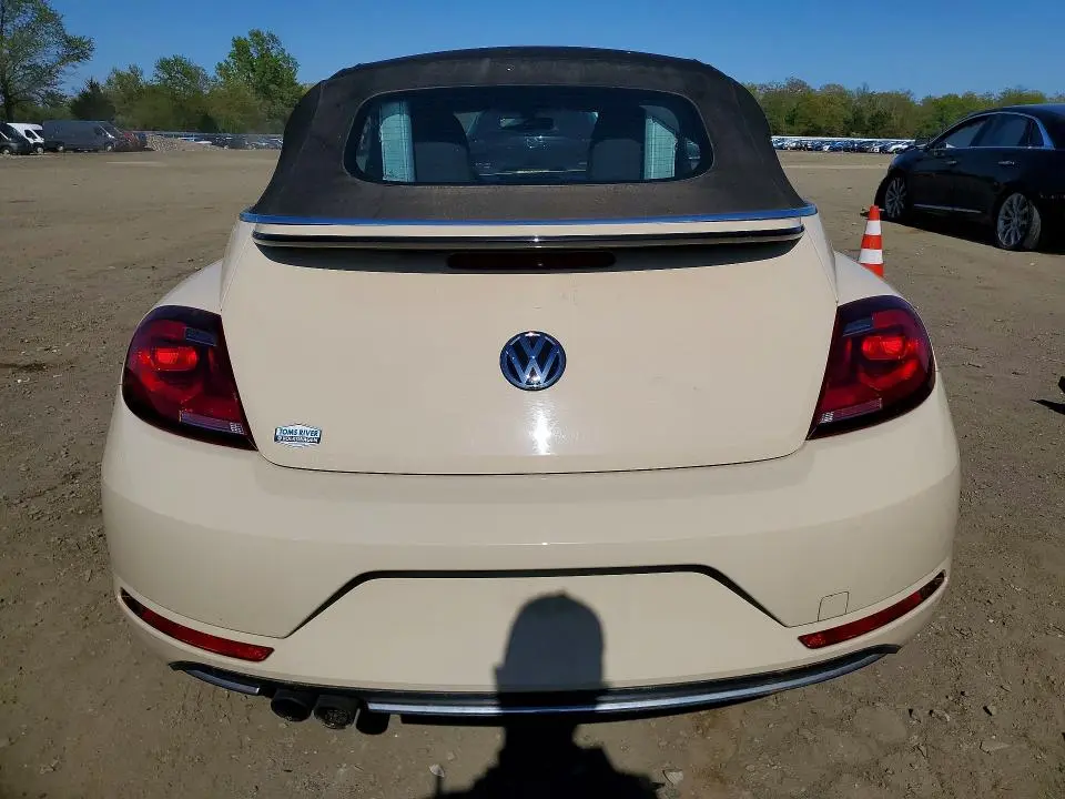 2019 VOLKSWAGEN BEETLE S  