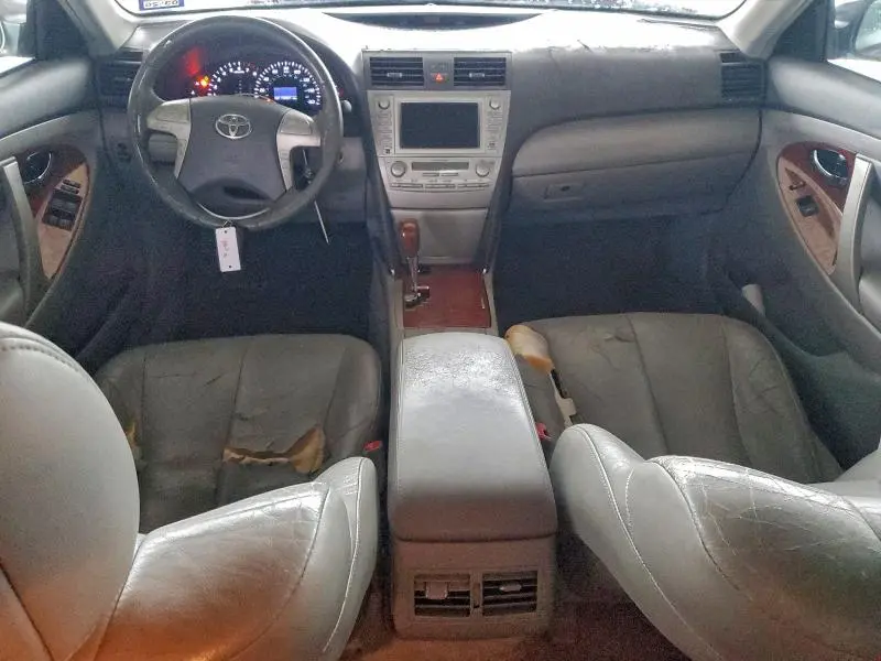 2011 TOYOTA CAMRY SE  