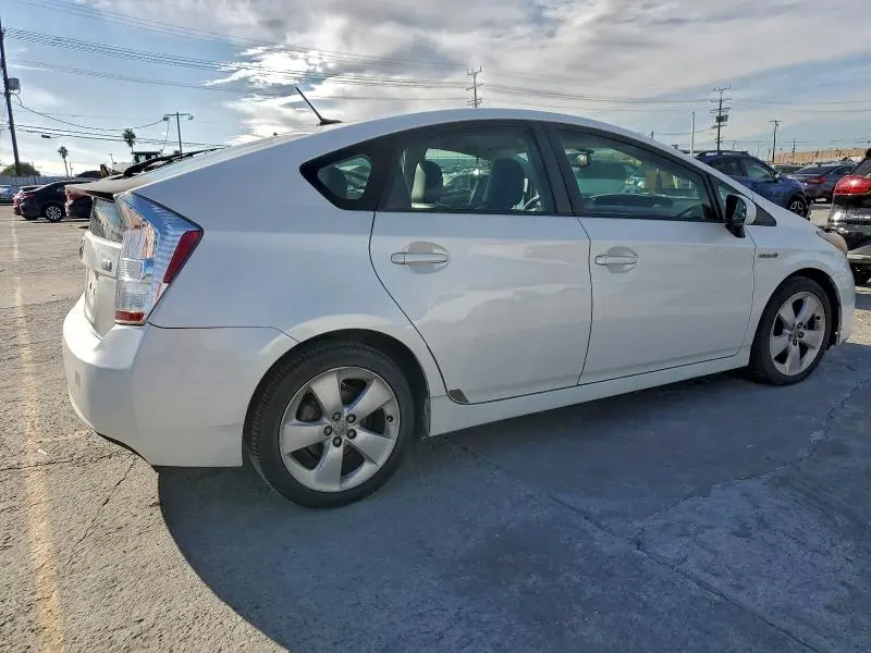 2011 TOYOTA PRIUS   