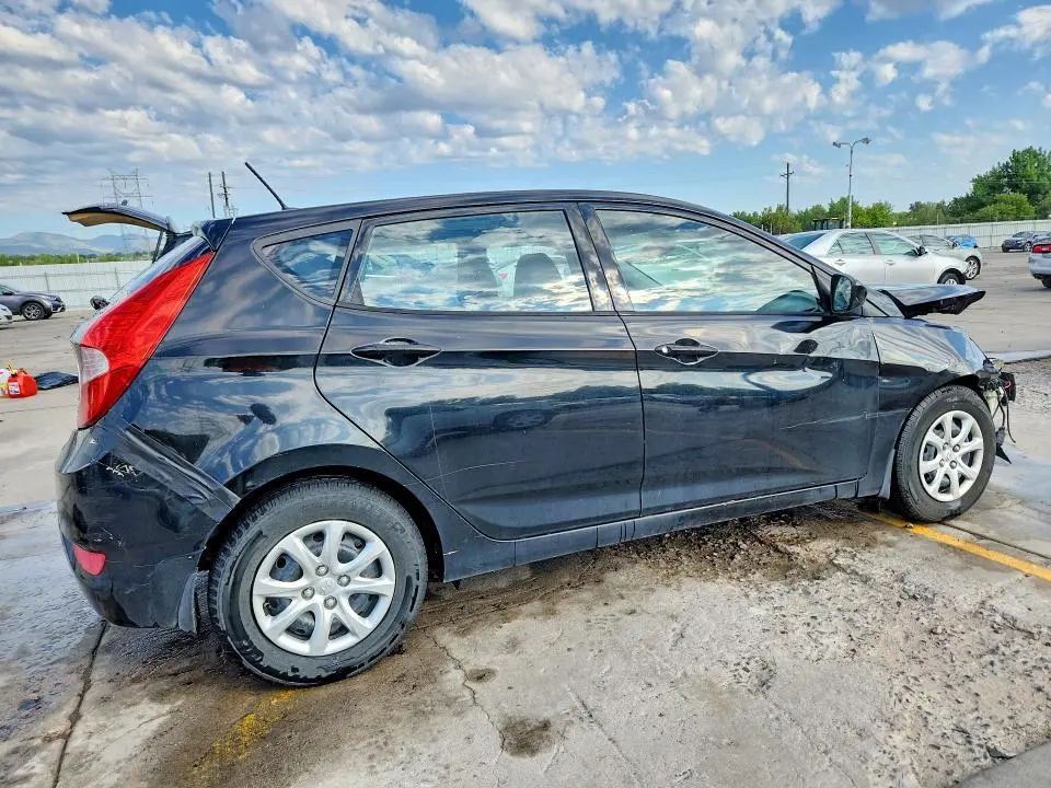 2013 HYUNDAI ACCENT GS  