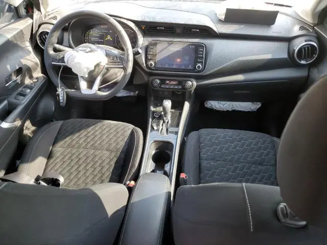 2022 NISSAN KICKS SV  