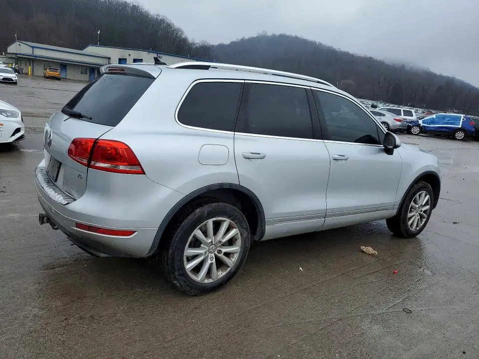 2014 VOLKSWAGEN TOUAREG V6  