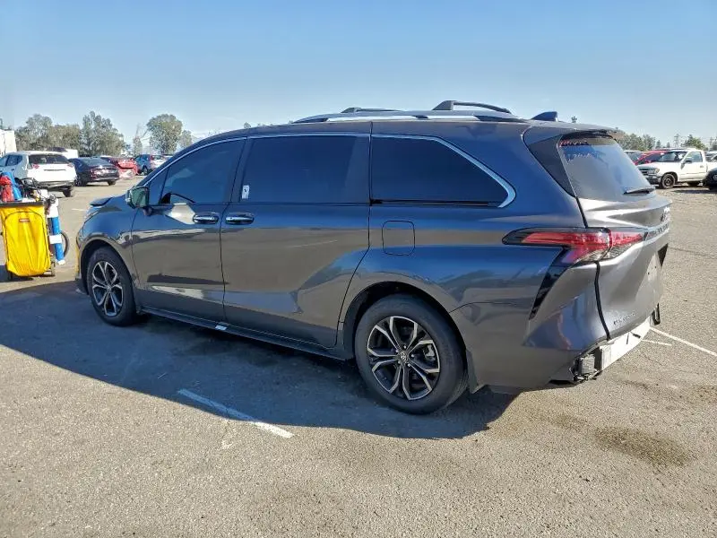 2025 TOYOTA SIENNA LIMITED  