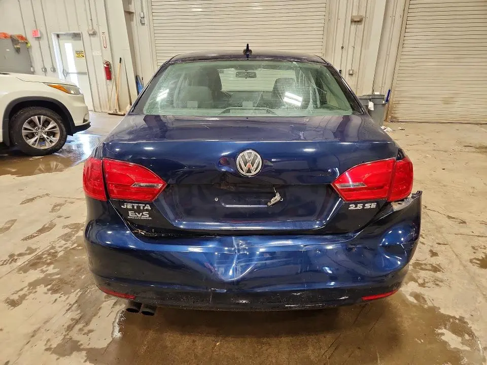 2013 VOLKSWAGEN JETTA SE  