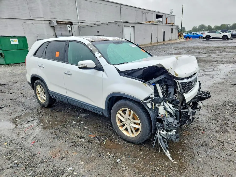 2015 KIA SORENTO LX  